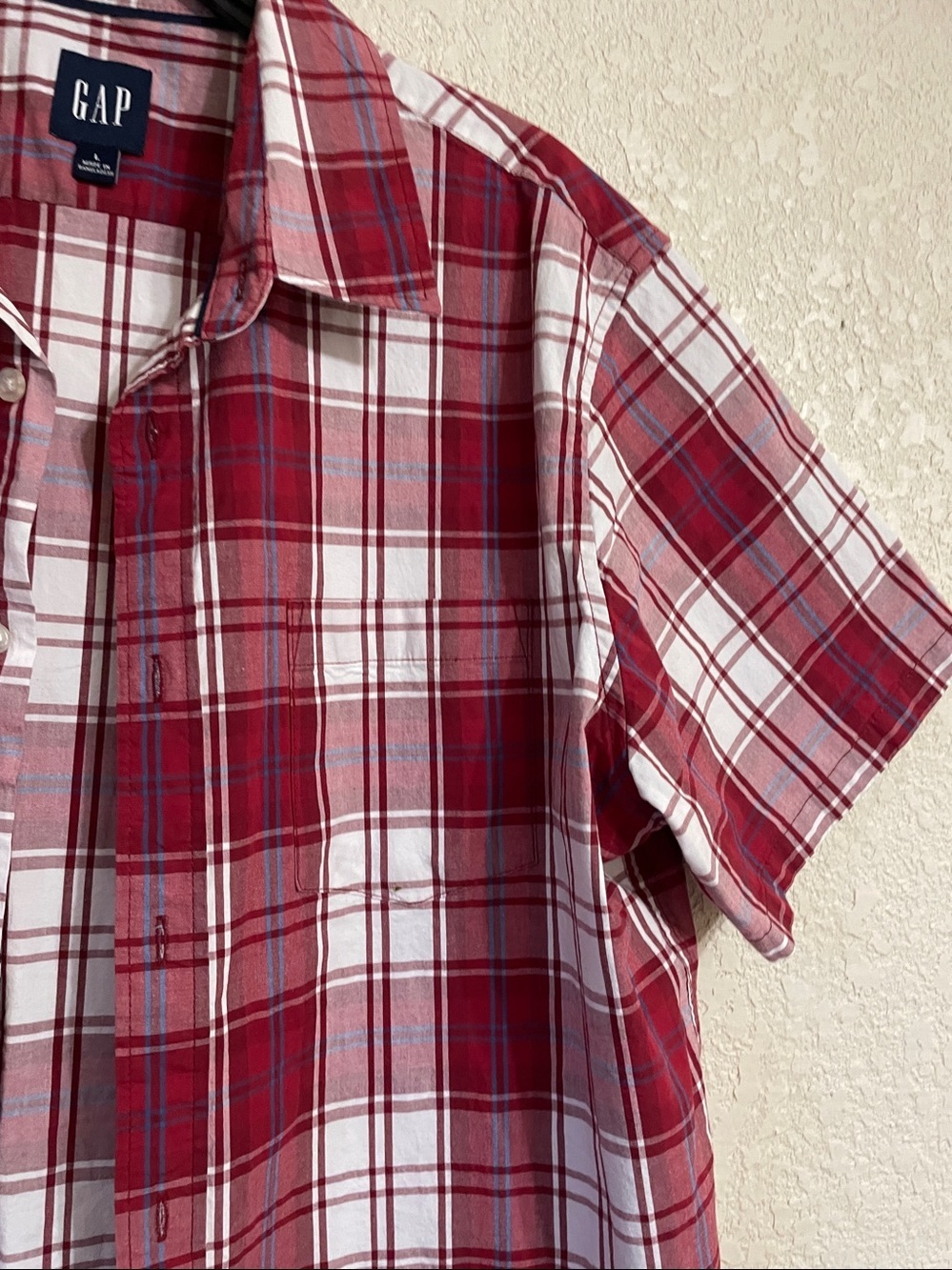 Men’s GAP Red and White Plaid Shirt - Picture 3 of 9